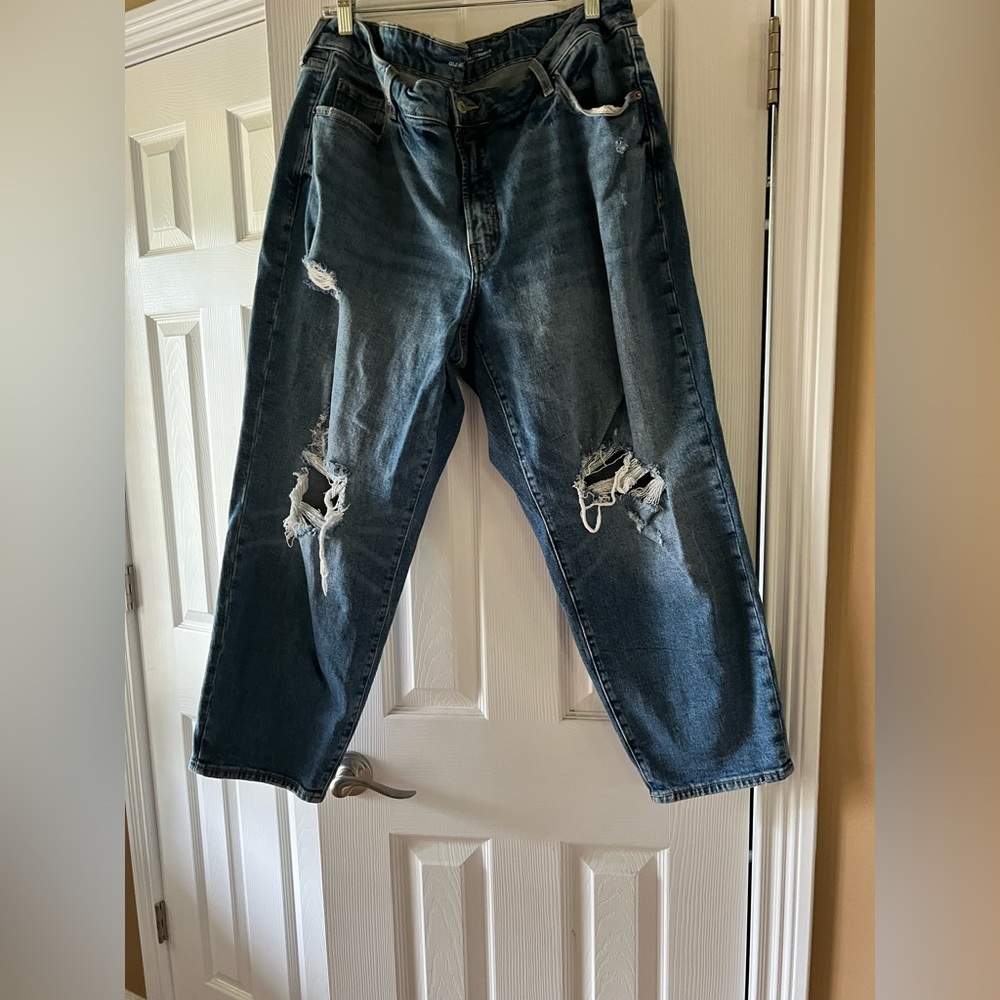 Distressed boyfriend jeans